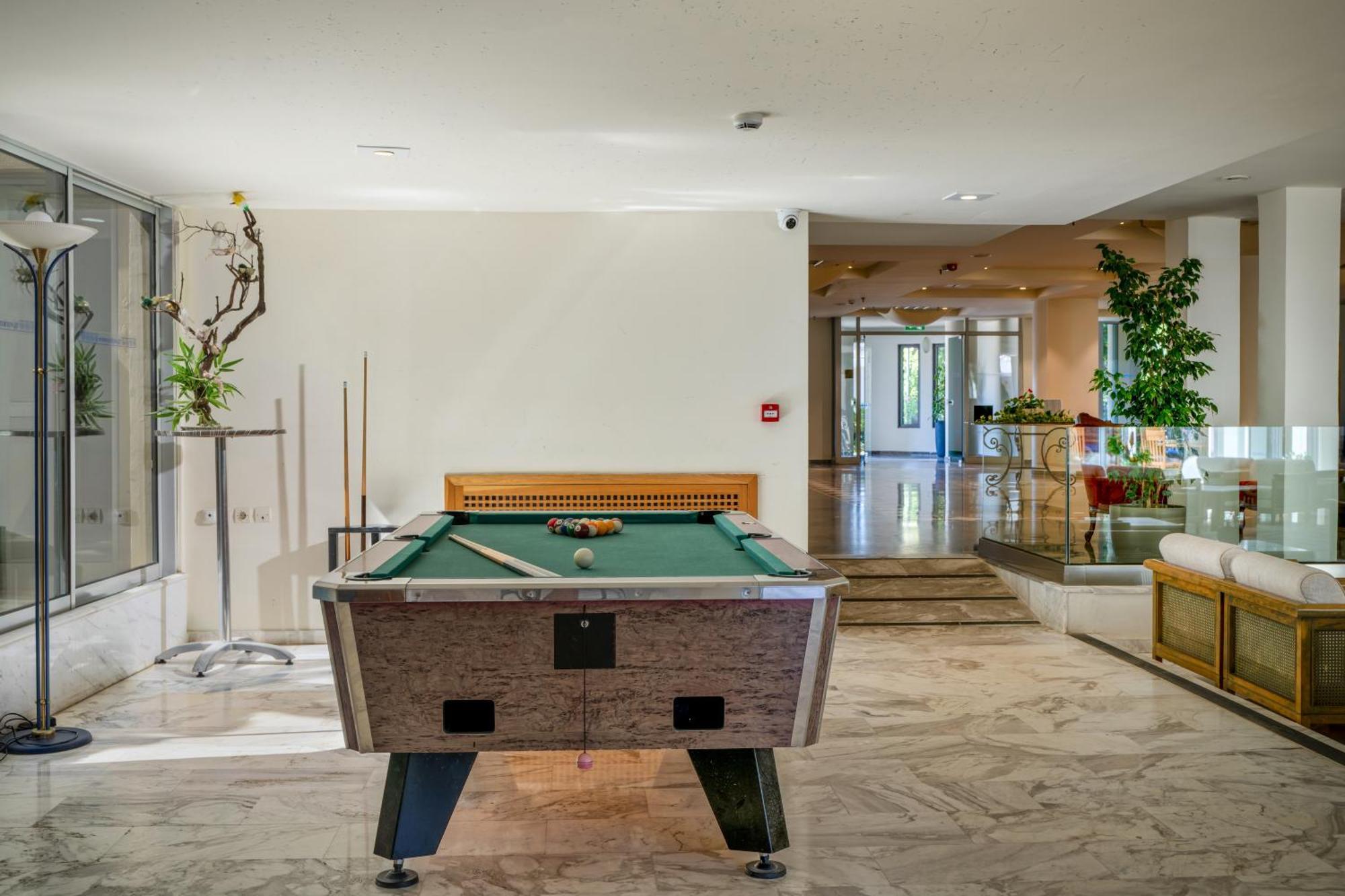 Minos Hotel Rethymno  Bagian luar foto