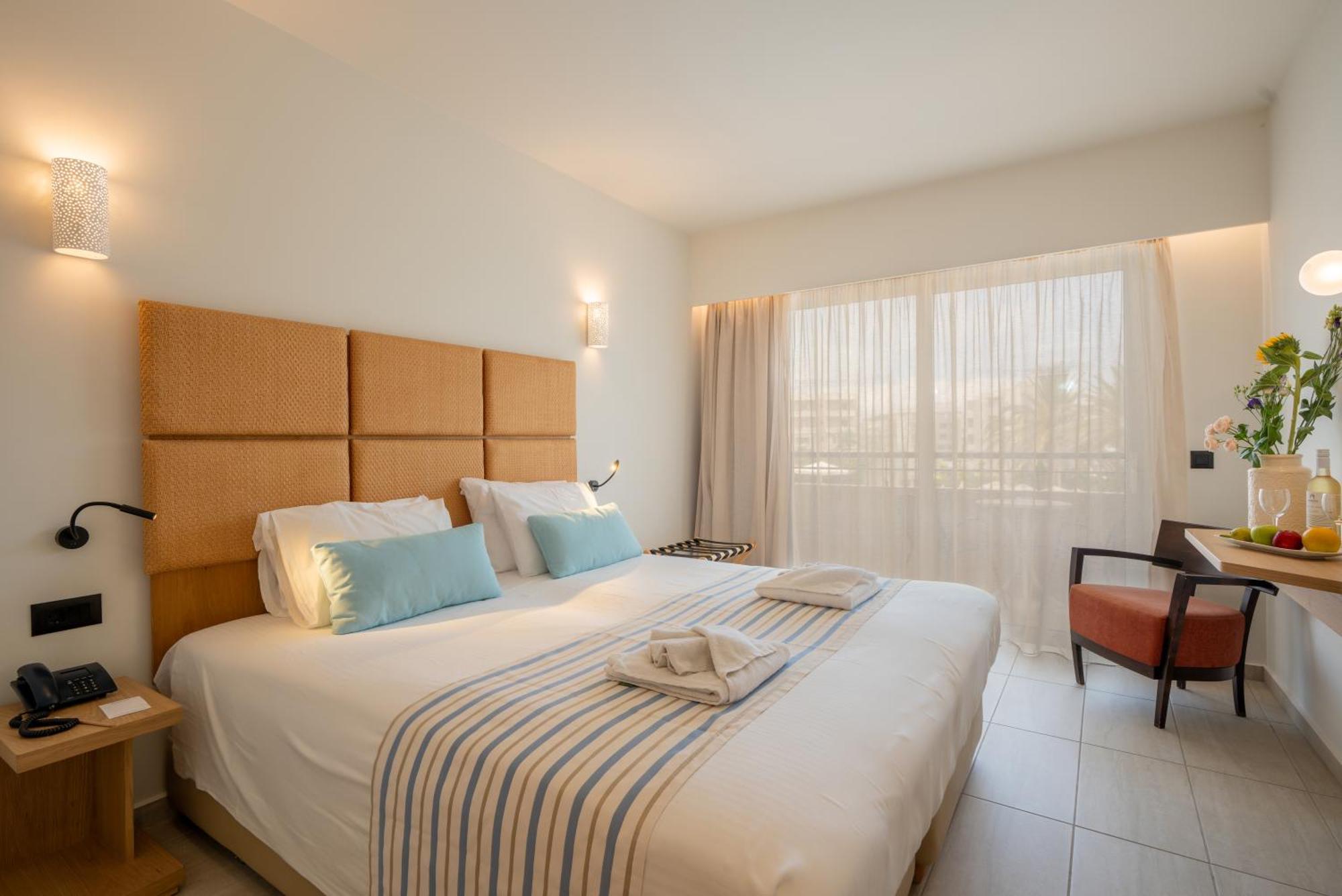 Minos Hotel Rethymno  Bagian luar foto