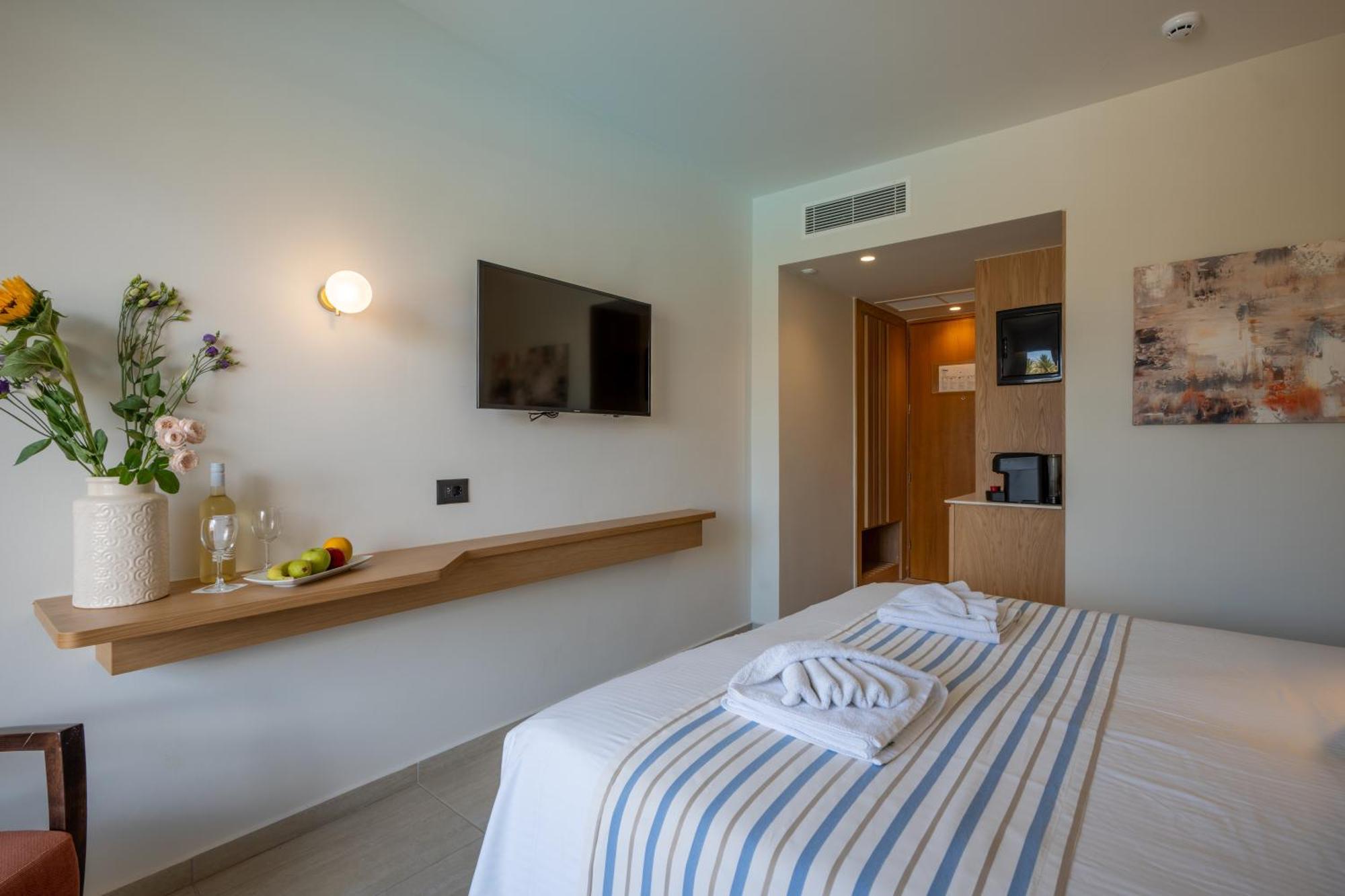 Minos Hotel Rethymno  Bagian luar foto