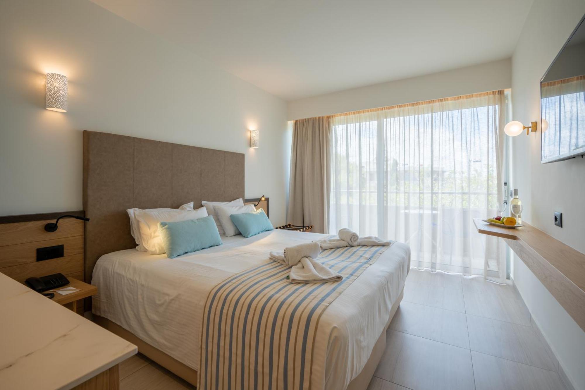 Minos Hotel Rethymno  Bagian luar foto
