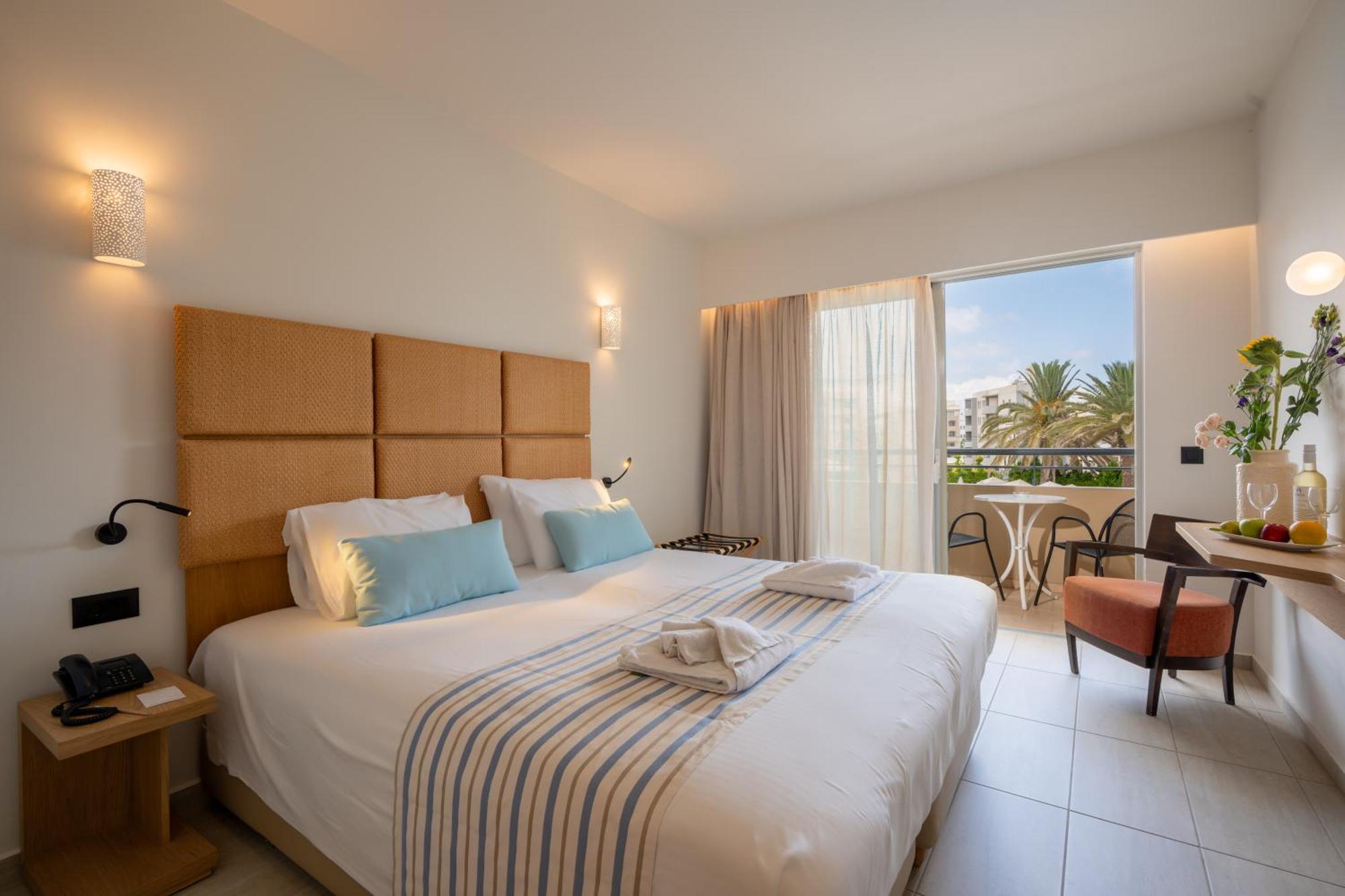Minos Hotel Rethymno  Bagian luar foto
