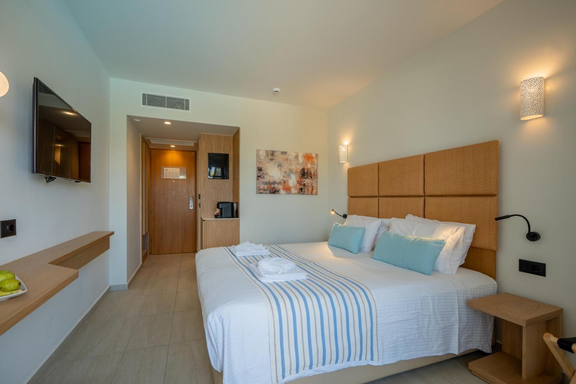 Minos Hotel Rethymno  Bagian luar foto